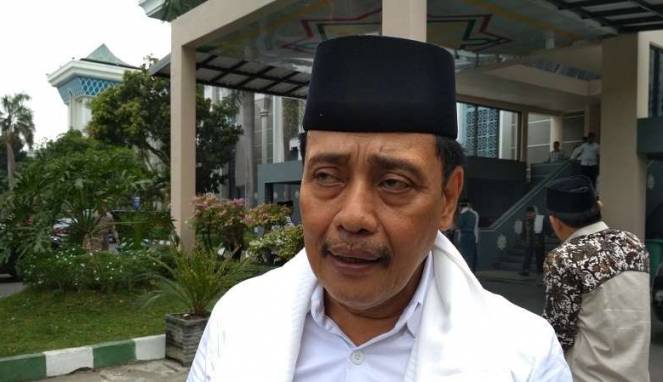 Ketua Nu Jatim Hasan Mutawakkil Alallah Di Masjid Al Akbar Surabaya